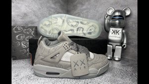 Кроссовки Air Jordan 4 Retro x KAWS 'Cool Grey' (930155 003)