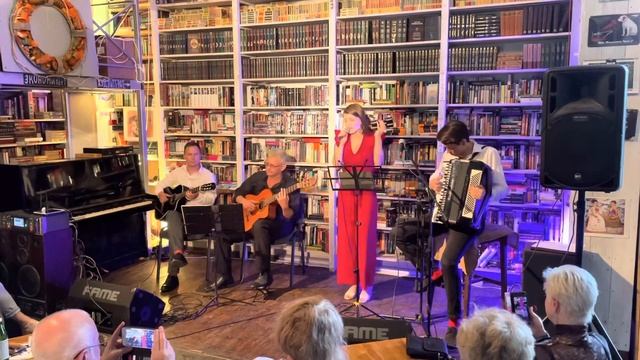 Summer Samba - On The Clouds, Илья Пищенко и Милана Урбанович смотреть онлайн