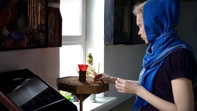 ГДЕ, КАК И КОМУ ставить свечи в храме. Первые шаги в храм . Канал Боголюб.