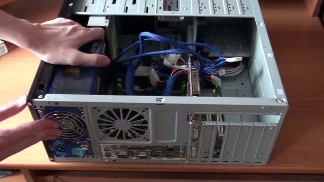 урок 10 | Устанавливаем блок питания | Сборка компьютера смотреть онлайн