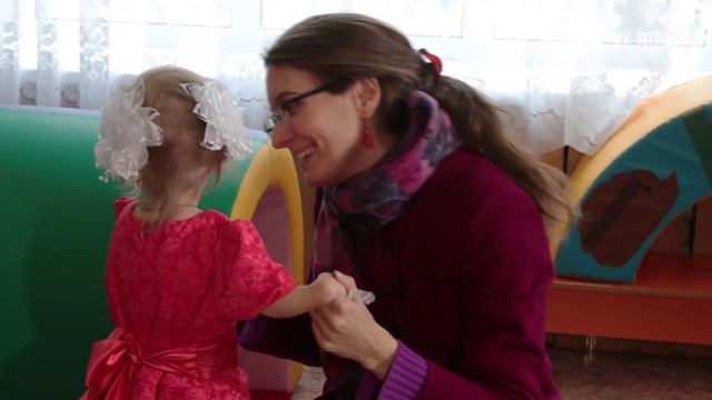 VL ru Семья из Германии удочерила ребенка из детдома г. Уссурийска смотреть онлайн