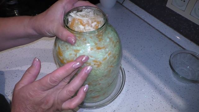 Соленая капуста в банке на зиму.Самый простой способ засолки.Вкусно и  Сочно.