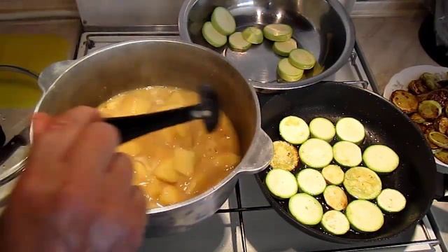 #картофель #кабачки #соусные_кабачки Молодой картофель с кабачками.#Вкусный картофель в #казанке. смотреть онлайн
