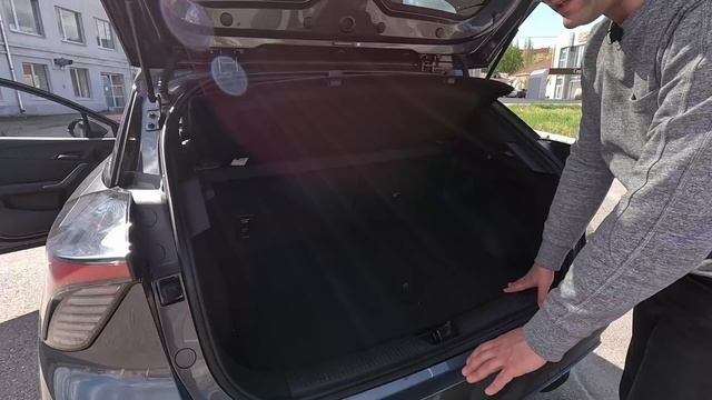 MG 4 - електромобіль на кожен день! Морріс Гараж 4:тест драйв _ перше враження смотреть онлайн