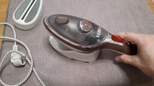 Щётка отпариватель утюг  LEBEN