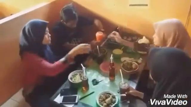 Expressing Pain смотреть онлайн