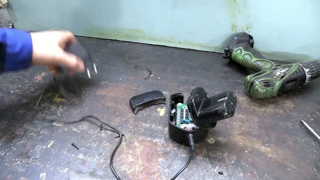 Оживление старого электроинструмента! Получится электротранспорт из шуруповерта?! Денис Механик