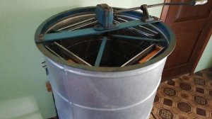 Откачка меда из улья \ Как правильно его выкачивать \ Вся система