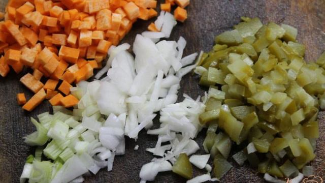 Быстрая рыбная солянка на сковороде
