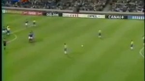 Роберто Карлос забивает фантастический гол Бартезу.