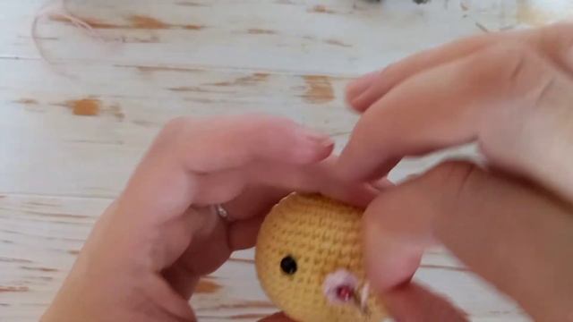 Птенчик амигуруми. Вяжем крючком утёнка или цыплёнка. Кто получился?
