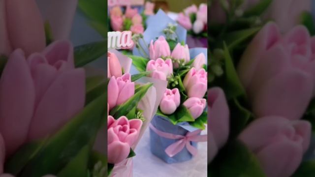 Эти цветы никогда не завянут ?Они из мыла