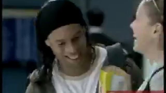 Реклама Lays (Ronaldinho разговаривает по русскии)