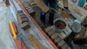 Кладка фасонного кирпича на ребро. Свой дом. 03-2020