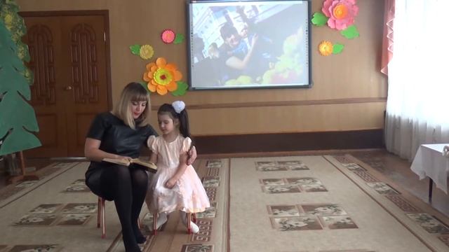 "Почему икон Божией Матери так много?" - диалог Сухарниковой Даны и её мамы смотреть онлайн