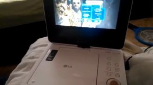 Dvd Player Lg Portátil Lcd 7' - Dp373b