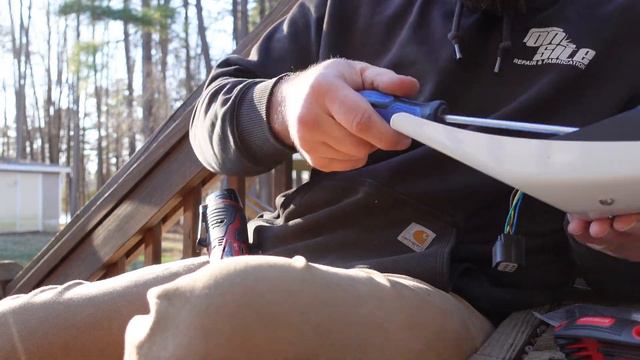 Fender Eliminator and Integrated Tail Light Kit Install for the XSR900 смотреть онлайн