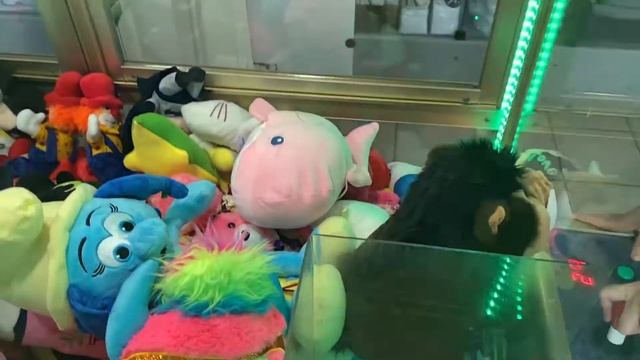 КАК ДОСТАТЬ БОЛЬШУЮ ИГРУШКУ ИЗ АВТОМАТА ХВАТАЙ-КА
