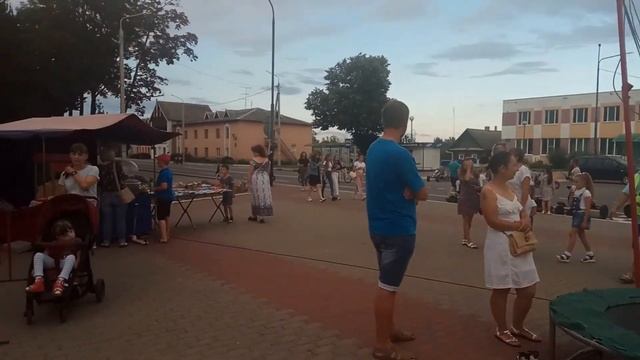 Моменты праздника Купалье в Ельске смотреть онлайн