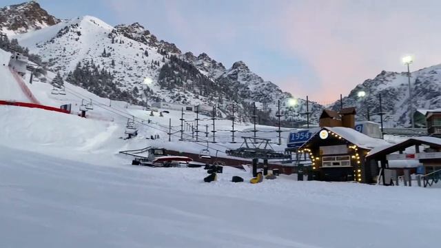 ЧИМБУЛАК / АЛМАТЫ / НОЧНЫЕ КАТАНИЯ / МАРТ 2021 смотреть онлайн