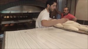 Выпечка на подовой печи. Печь на дровах для мини-пекарни.