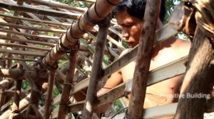 Постройте мини-дом из деревянного кирпича и бамбука