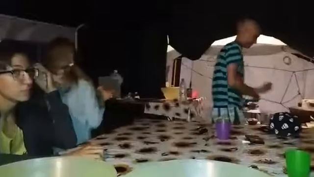 Проиграл в карты на танец пришлось танцевать смотреть онлайн