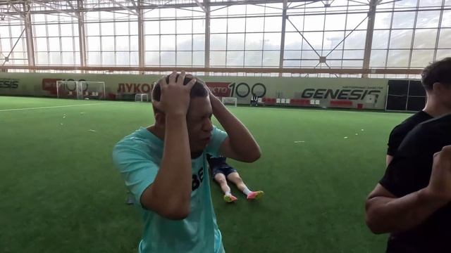 ВЫПОЛНЯЕШЬ НАКАЗАНИЕ ПОКА НЕ ЗАБЬЕШЬ ГОЛ! КОМАНДА МБАППЕ vs КОМАНДА ЭДА смотреть онлайн