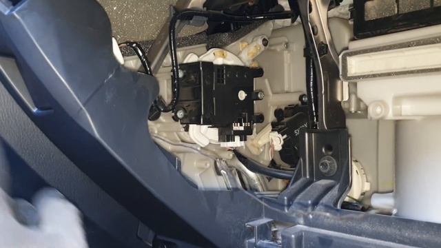 How to install ambient lighting in your Mazda 3 смотреть онлайн