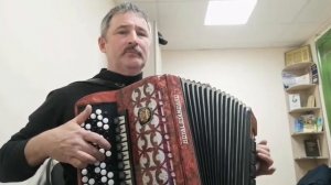 Шикарно поёт и играет на баяне | Фанит Карачурин