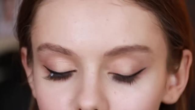 Наклеиваем реснички / пучки