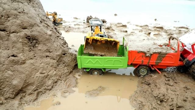 Загружаем грязь в самосвалы смотреть онлайн