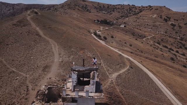 КРЫМ СЕГОДНЯ. Что творится в Судаке. Цены на жильё. Частный сектор. Пляж Мохито. Генуэзская Крепост смотреть онлайн