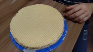 Как приготовить вафельный торт со сгущенкой из готовых коржей ?