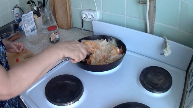 СОЛЯНКА ИЗ КВАШЕНОЙ КАПУСТЫ. ПРОСТОЙ РЕЦЕПТ СОЛЯНКИ БЕЗ МЯСА