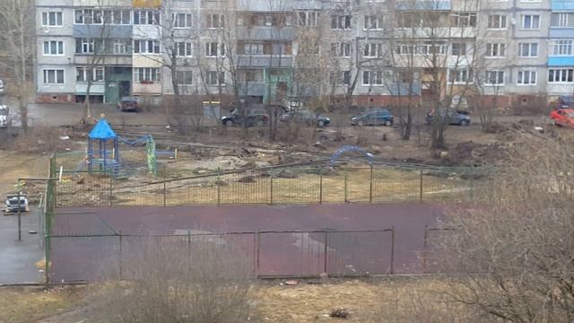 Обещанный ремонт  двора