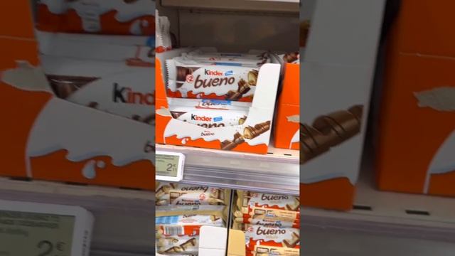 Kinder Bueno white #short