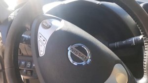 Ниссан Лиф сел 12v аккумулятор.
