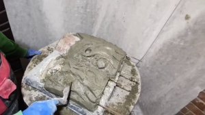 Такой Заборчик в магазине не купиш.Из пластиковых вёдер и цемента своими руками.