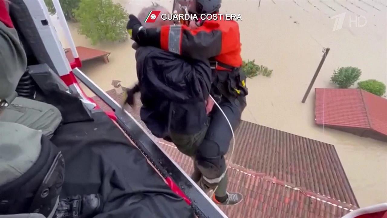 В Италии из-за сильных наводнений свои дома вынуждены были покинуть около пяти тысяч человек