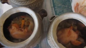 Курица с овощами и картофелем запечёная в горшочках.Вкусный рецепт.