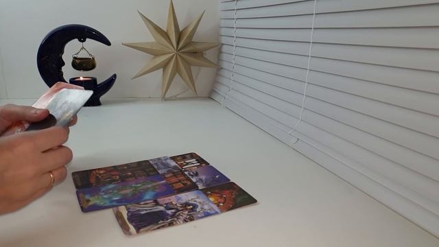 ХОЧЕТ ЛИ ОН ОТНОШЕНИЙ СО МНОЙ⁉️ смотреть онлайн