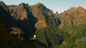 Madeira Island from the sky. 从天空看马德拉岛。 Остров Мадейра с неба.