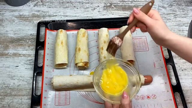 Сосиски в лаваше. Самый простой и быстрый рецепт.