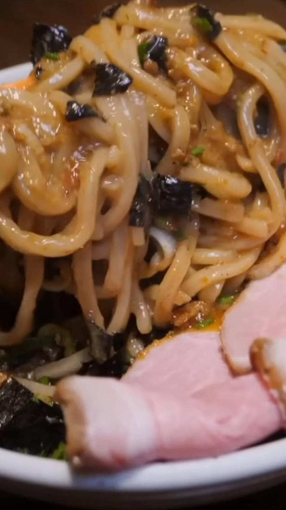 Рамэн на бульоне из утки #shorts #утка #рамэн смотреть онлайн