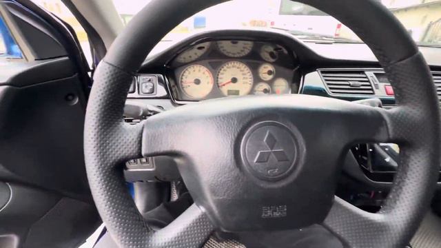 Бомбовый цвет Mitsubishi Lancer 9, изменения в салоне