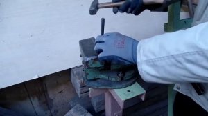 Создание квадратных отверстий в металле простой самодельной приспособой Дачный мастер