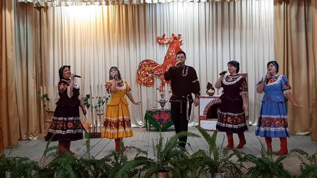 "На деревне тихо" Исполняет вокальный ансамбль "Аккорд" смотреть онлайн