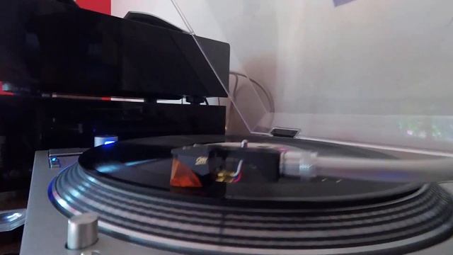 Ortofon Bronze driven by Technics SL-1200GR