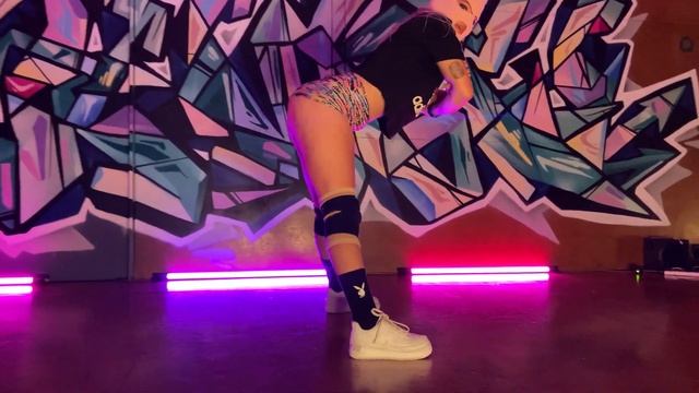 "Money" By Leikeli 47 - Twerk Choreography Solo - Twerking Classes Gold Coast смотреть онлайн